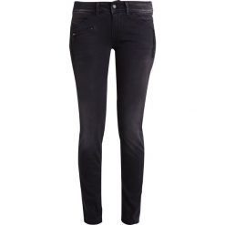 Freeman T. Porter CORALIE Jeansy Slim fit fury. Czarne rurki damskie Freeman T. Porter. W wyprzedaży za 303,20 zł.