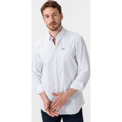 Guess Koszula Biały. Białe koszule męskie Guess, xl, w paski, z elastanu, bez kołnierzyka, z długim rękawem. Za 350,95 zł.
