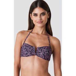Stroje dwuczęściowe damskie: NA-KD Swimwear Góra bikini bandeau z detalem v – Multicolor