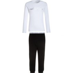 Calvin Klein Underwear Piżama white/black. Czarne bielizna chłopięca marki Calvin Klein Underwear, z bawełny. W wyprzedaży za 132,30 zł.