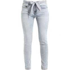 Circle of Trust COOPER Jeansy Slim Fit river. Niebieskie jeansy damskie marki Circle of Trust. W wyprzedaży za 356,15 zł.