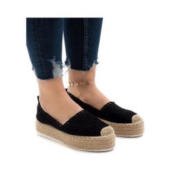 Czarne trampki espadryle na platformie 7801-P. Czarne espadryle damskie ButyModne, w koronkowe wzory, z tkaniny, bez obcasa, na platformie. Za 79,00 zł.