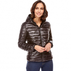 Kurtka zimowa w kolorze czarnym. Czarne kurtki damskie pikowane marki Snowie Collection, na zimę, s. W wyprzedaży za 227,95 zł.