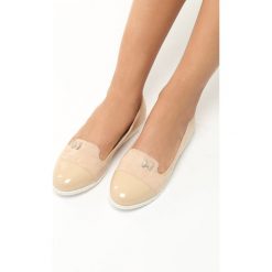 Beżowe Lordsy Sound Of Catwalk. Brązowe lordsy damskie marki vices, z materiału. Za 39,99 zł.