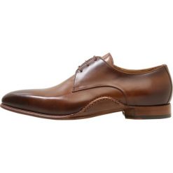 Giorgio 1958 Eleganckie buty cognac. Brązowe buty wizytowe męskie Giorgio 1958, z materiału, na sznurówki. Za 929,00 zł.