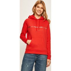 Tommy Jeans - Bluza. Czerwone bluzy damskie Tommy Jeans, s, z nadrukiem, z bawełny, bez rękawów, z kapturem. Za 449,90 zł.