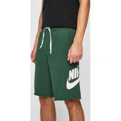 Nike Sportswear - Szorty. Zielone spodenki sportowe męskie Nike Sportswear, s, z nadrukiem, z bawełny, sportowe. W wyprzedaży za 179,90 zł.