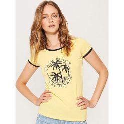 T-shirt z nadrukiem - Żółty. Żółte t-shirty damskie House, s, z nadrukiem, bez kołnierzyka. Za 49,99 zł.