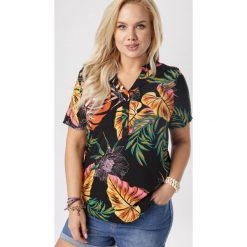 Czarna Bluzka Oridora. Czarne bluzki damskie Born2be, xl, bez wzorów, bez kołnierzyka, bez rękawów. W wyprzedaży za 49,99 zł.