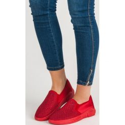 TEKSTYLNE OBUWIE Z KRYSZTAŁKAMI. Czarne trampki i tenisówki damskie SHELOVET, bez wzorów, bez zapięcia. Za 89,90 zł.