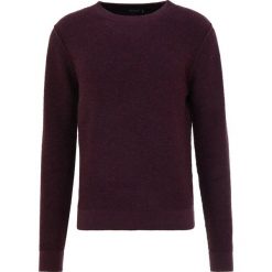 Tiger of Sweden KAIKO Sweter dark heather red. Brązowe swetry klasyczne męskie marki Tiger of Sweden, m, z wełny. Za 629,00 zł.