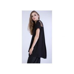 T-shirt z kopertowymi plecami i siatką Czarny. Czarne t-shirty damskie marki Sthorm, uniwersalny, bez wzorów, z wiskozy, z asymetrycznym kołnierzem. Za 199,00 zł.