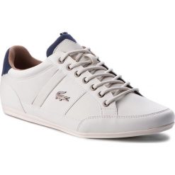 Sneakersy LACOSTE - Chaymon 118 2 Cam 7-35CAM0012WN1 Off Wht/Nvy. Białe sneakersy męskie Lacoste, na co dzień, bez wzorów, ze skóry ekologicznej, bez zapięcia. W wyprzedaży za 349,00 zł.