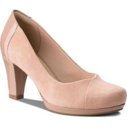 Półbuty CLARKS - Chorus Carol 261326894 Beige Combi. Czerwone półbuty damskie skórzane Clarks, na obcasie. W wyprzedaży za 219,00 zł.