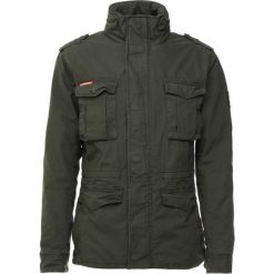 Superdry CLASSIC ROOKIE MILITARY Kurtka przejściowa khaki. Szare kurtki męskie przejściowe marki Superdry, z bawełny, sportowe. Za 509,00 zł.