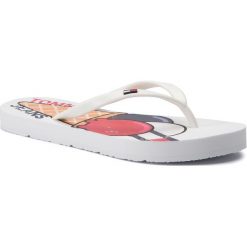 Japonki TOMMY JEANS - Ice Cream Beach Sandal EN0EN00467 White 100. Białe klapki damskie Tommy Jeans, bez wzorów, z jeansu, bez obcasa. W wyprzedaży za 119,00 zł.