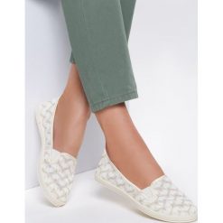 Beżowe Tenisówki Come Get It. Brązowe trampki i tenisówki damskie Renee, bez wzorów, bez zapięcia. Za 29,99 zł.