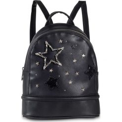 Plecak w gwiazdy bonprix czarny. Czarne plecaki damskie marki bonprix, z aplikacjami, eleganckie. Za 59,99 zł.