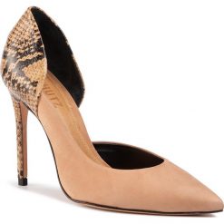 Szpilki SCHUTZ - S 02091 0553 0002 U Honey Beige. Brązowe półbuty damskie Schutz, bez wzorów, ze skóry ekologicznej, eleganckie, bez obcasa, na obcasie, bez zapięcia. W wyprzedaży za 369,00 zł.