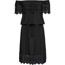 Sukienka shirtowa z dekoltem "carmen" bonprix czarny. Czarne sukienki damskie bonprix, w paski, z koronki, bez kołnierzyka, bez rękawów. Za 109,99 zł.