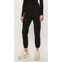 Vero Moda - Spodnie. Czarne spodnie damskie Vero Moda, s, z elastanu. Za 169,90 zł.