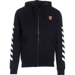 Granatowa Bluza Arsinolphi. Niebieskie bluzy męskie Born2be, xl, z nadrukiem, z kapturem, z długim rękawem, długie, z kapturem. Za 89,99 zł.
