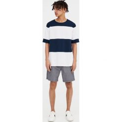 Bermudy basic ze sznurkiem. Szare spodenki i szorty męskie Pull&Bear, m, bez wzorów. Za 59,90 zł.