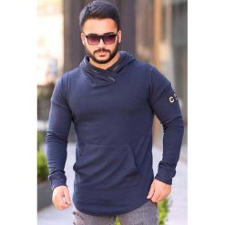 Bluza męska CLYDE NAVY. Niebieskie bluzy męskie Bluza męska CLYDE NAVY, s, bez wzorów, bez kołnierzyka, z długim rękawem, długie, bez kaptura. W wyprzedaży za 99,00 zł.