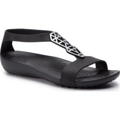 Sandały CROCS - Serena Embellish 205601 Silver/Black. Czarne klapki damskie marki Crocs, bez wzorów, z tworzywa sztucznego, bez obcasa. Za 159,00 zł.