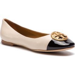 Baleriny TORY BURCH - Chelsea Cap-Toe Ballet 46882 New Cream/Perfect Black 100. Brązowe baleriny damskie Tory Burch, bez wzorów, ze skóry, bez obcasa. W wyprzedaży za 659,00 zł.