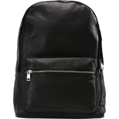 Skórzany plecak w kolorze czarnym. Czarne plecaki męskie Kiomi, Mint & Berry, Youturn, bez wzorów, ze skóry. W wyprzedaży za 171,95 zł.