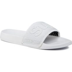 Klapki Superdry Mesh Beach Slide MF300007A. Białe kapcie męskie Superdry, z meshu. W wyprzedaży za 109,00 zł.