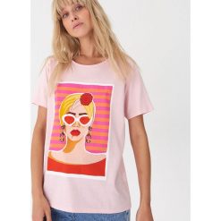 T-shirt z nadrukiem - Różowy. Różowe t-shirty damskie House, s, z nadrukiem, bez kołnierzyka. Za 39,99 zł.