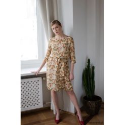 Sukienka jedwabna. Sukienki damskie Pakamera, bez wzorów, z jedwabiu, bez kołnierzyka, bez rękawów. Za 370,00 zł.