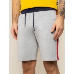 Szorty sportowe Aeronautica Militare 201BE085F398. Szare spodenki sportowe męskie Aeronautica Militare, xl, bez wzorów, z elastanu, sportowe. W wyprzedaży za 279,00 zł.