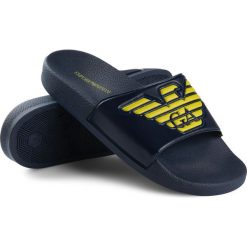 Klapki Emporio Armani. Kapcie męskie Emporio Armani, bez wzorów. Za 119,00 zł.
