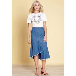 Koszulka z okrągłym wycięciem szyi, nadrukiem i krótkim rękawem. Szare t-shirty damskie marki Yumi, z nadrukiem, z elastanu, z okrągłym kołnierzem. Za 161,66 zł.