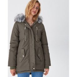 Płaszcz z futrzanym kapturem - Khaki. Brązowe płaszcze damskie House, xxl, bez wzorów, z futra. Za 329,99 zł.