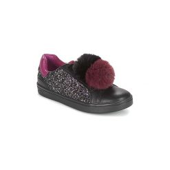 Buty Dziecko Geox J DJROCK GIRL. Czarne trampki dziewczęce Geox, bez wzorów, bez zapięcia. Za 209,30 zł.