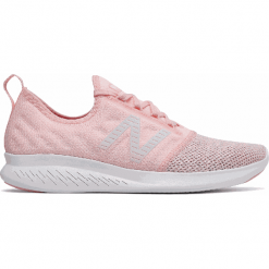 New Balance FuelCore Coast v4 - WCSTLLA4. Szare buty sportowe damskie New Balance, bez wzorów, z gumy, tenisowe. Za 329,99 zł.