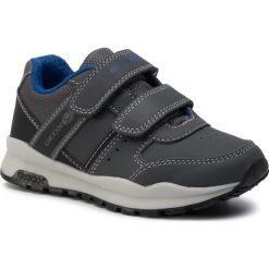 Sneakersy GEOX - J Cordian B.A J925DA 0CEFU C9AK4 M Anthracite/Royal. Szare trampki chłopięce Geox, bez wzorów, ze skóry ekologicznej, na rzepy. Za 199,00 zł.