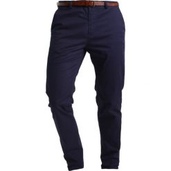 Scotch & Soda MOTT Chinosy navy. Niebieskie chinosy męskie Scotch & Soda, z bawełny. Za 439,00 zł.
