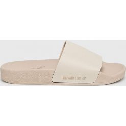 TheWhiteBrand - Klapki. Brązowe klapki damskie TheWhiteBrand, bez wzorów, z gumy, bez obcasa. W wyprzedaży za 99,90 zł.