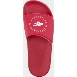 Klapki damskie KLD202 - czerwony. Czerwone klapki damskie 4f, bez wzorów, z jersey, bez obcasa. Za 59,99 zł.