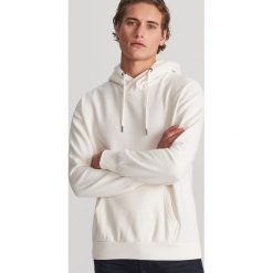 Gładka bluza z kapturem - Biały. Białe bluzy męskie Reserved, s, bez wzorów, z kapturem, bez rękawów, z kapturem. Za 89,99 zł.