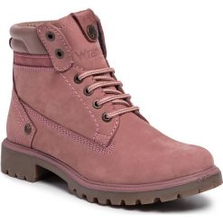 Trapery WRANGLER - Creek WL92500A Winter Rose 525. Różowe trapery damskie Wrangler, ze skóry, bez obcasa, bez zapięcia. W wyprzedaży za 269,00 zł.