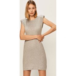 Answear - Sukienka Answear Lab. Szare sukienki damskie ANSWEAR, na co dzień, s, bez wzorów, z bawełny, casualowe, z okrągłym kołnierzem, z krótkim rękawem, krótkie, mini, rozkloszowane. W wyprzedaży za 99,90 zł.