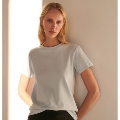 T-shirt z bawełny organicznej - Niebieski. Niebieskie t-shirty damskie Reserved, bez wzorów, z bawełny, bez kołnierzyka. W wyprzedaży za 9,99 zł.