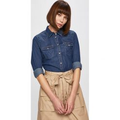 Wrangler - Koszula jeansowa. Niebieskie bluzki damskie marki Wrangler, s, bez wzorów, z elastanu, casualowe, bez kołnierzyka, z długim rękawem. Za 259,90 zł.