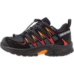 Salomon Obuwie do biegania Szlak black/fiery red. Czarne buty damskie do biegania Salomon, z gumy. W wyprzedaży za 263,20 zł.